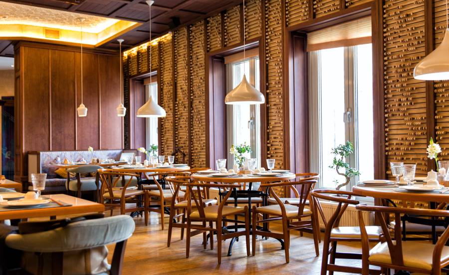 Essential Restaurant Furniture List (According to an Expert)