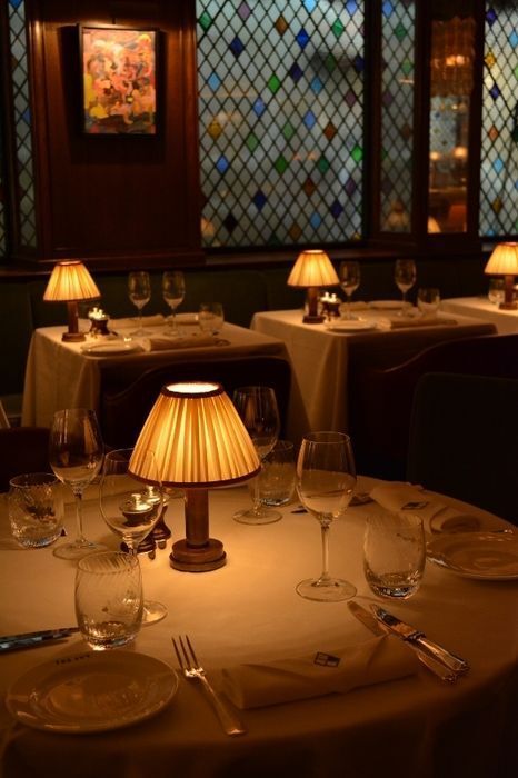 small lamps on restaurant tables