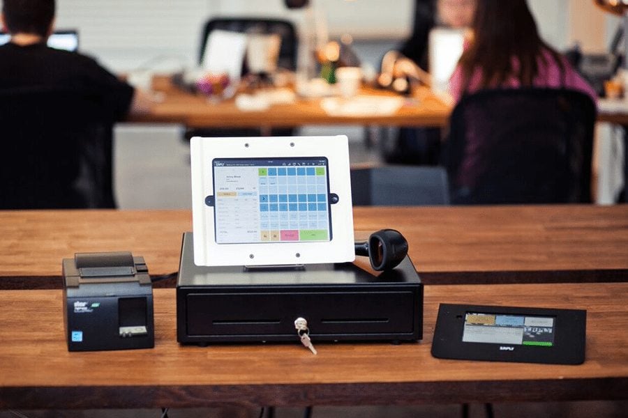 5 Best Bar POS Systems for Dive Bars, Nightclubs, and Restaurant Bars