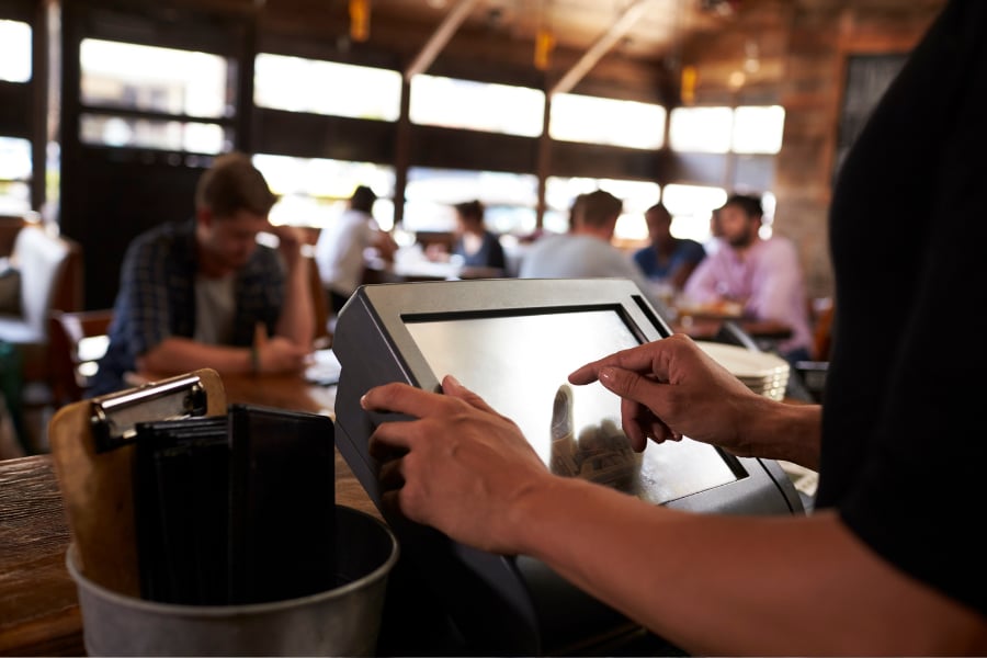 Toast vs Square: A side-by-side comparison for restaurants in 2025